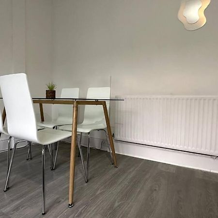 Spectacular 2 Bedroom On Tower Bridge 런던 외부 사진