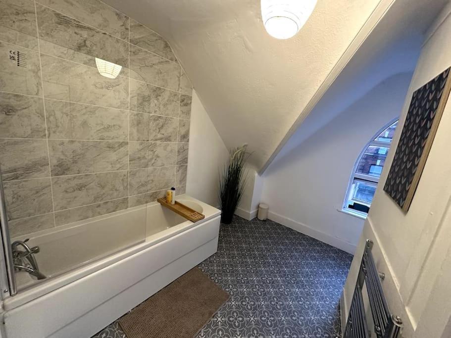 Spectacular 2 Bedroom On Tower Bridge 런던 외부 사진
